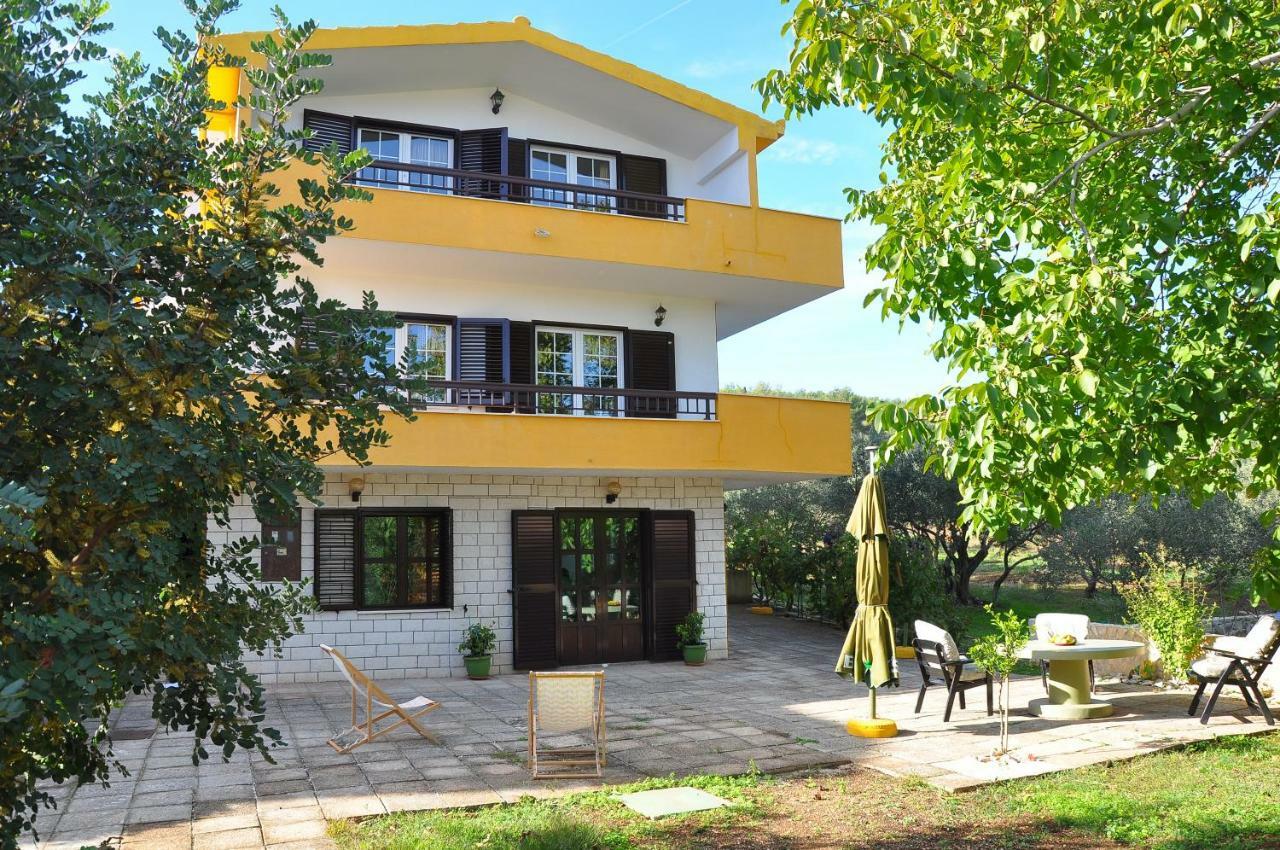 Apartments Villa Annika Слатине Экстерьер фото