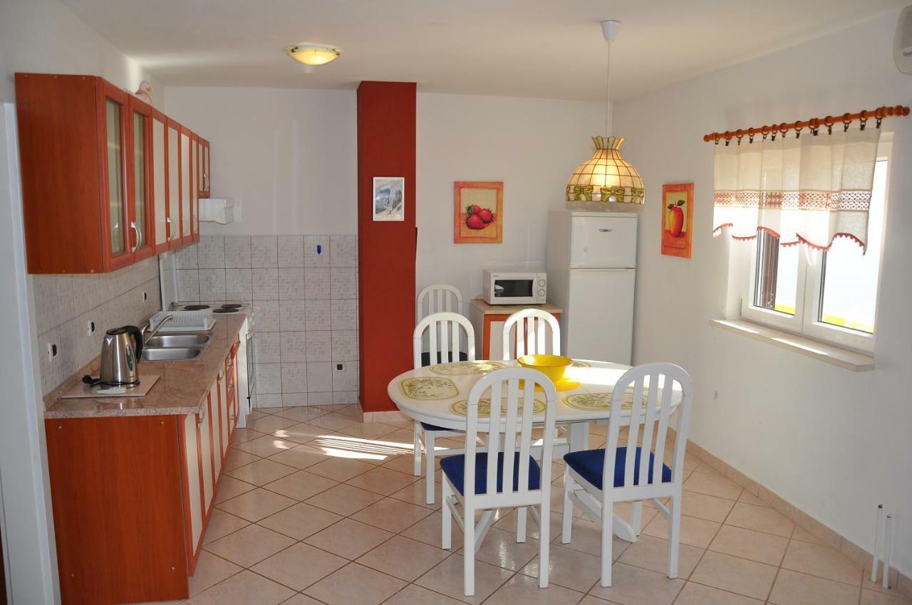 Apartments Villa Annika Слатине Экстерьер фото