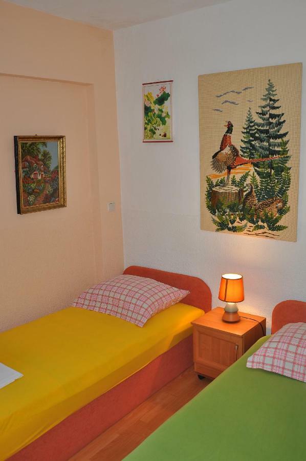 Apartments Villa Annika Слатине Экстерьер фото